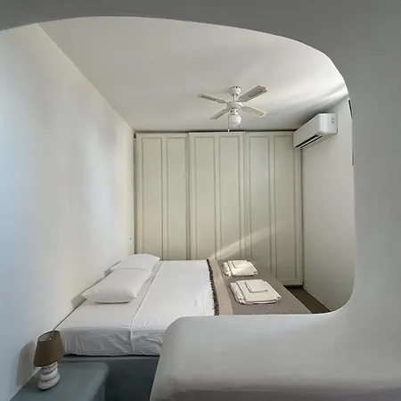 Almyra Yellow Vakantiehuis Kithnos