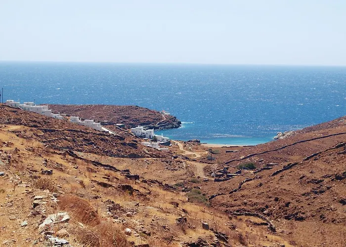 بيت للعطل Almyra Yellow *