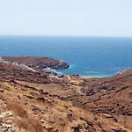 בית נופש Almyra Yellow *