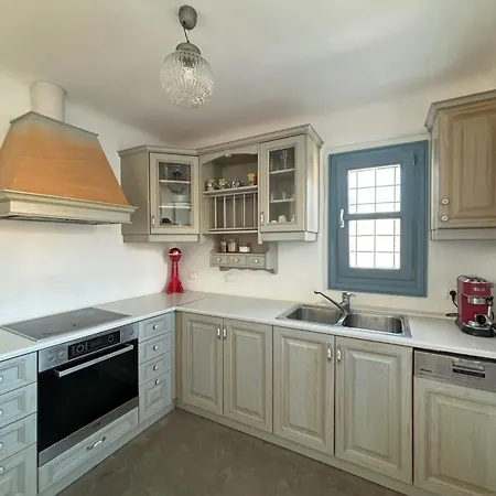 Almyra Yellow Holiday home *