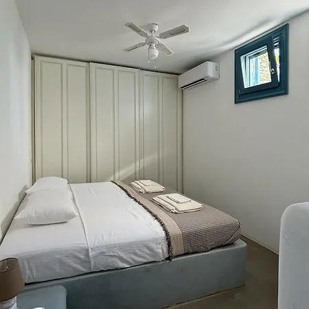 Almyra Yellow Kythnos