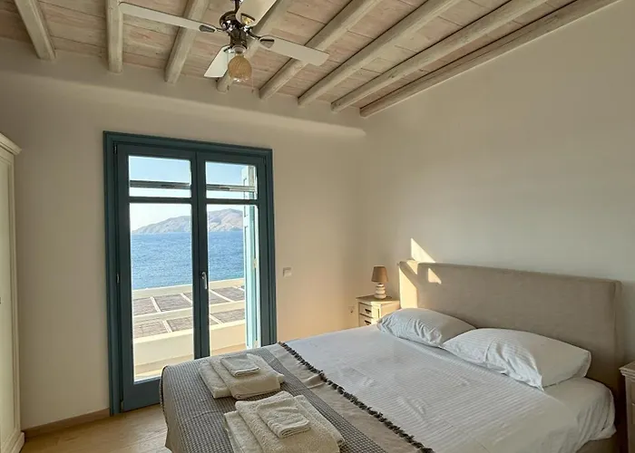 Semesterbostad Almyra Yellow Kithnos